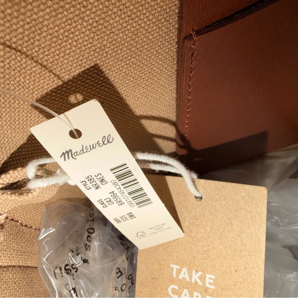 NWT Madewell Essentials Suede Bucket Bag with studded strap detail - Picture 5 of 5